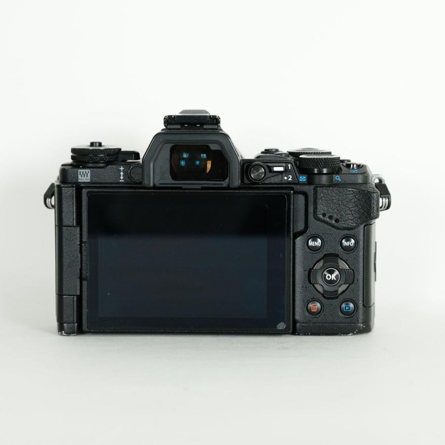 純正バッテリー3個・おまけ多数] OLYMPUS OM-D E-M5 Mark II [ボディ
