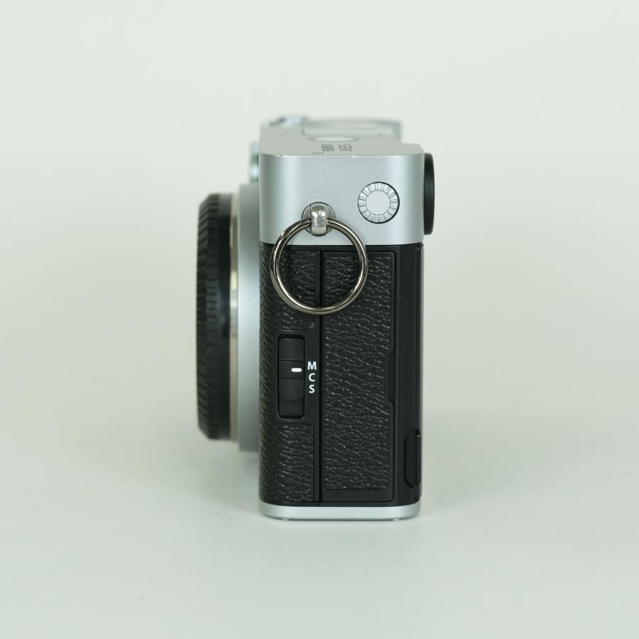 美品 | シャッター数2,050回] FUJIFILM X-E5 [ボディ シルバー] X