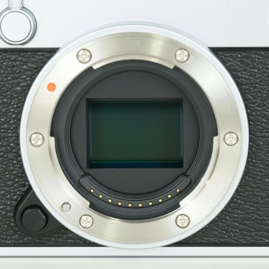 美品 | シャッター数2,050回] FUJIFILM X-E5 [ボディ シルバー] X