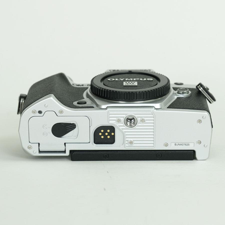 美品 | シャッター数3,410回] OM SYSTEM OM-5 [ボディ シルバー