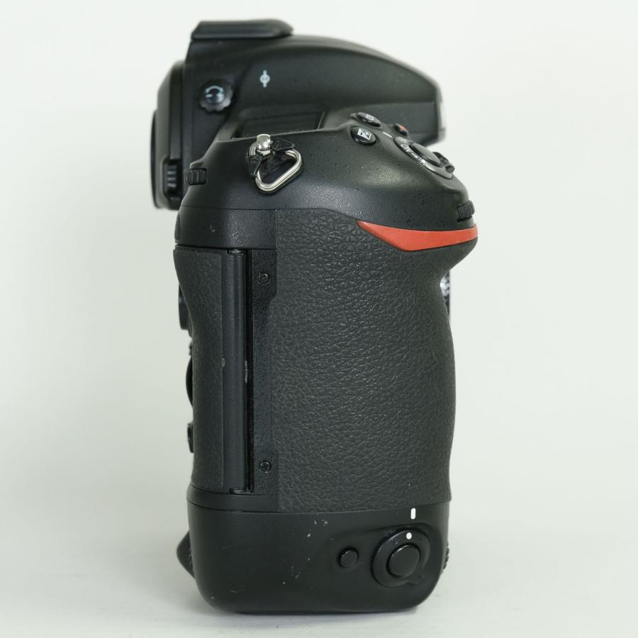 [良品 | シャッター数218，210回｜XQDカード2枚付] Nikon D5 | Nikon Fマウント_2