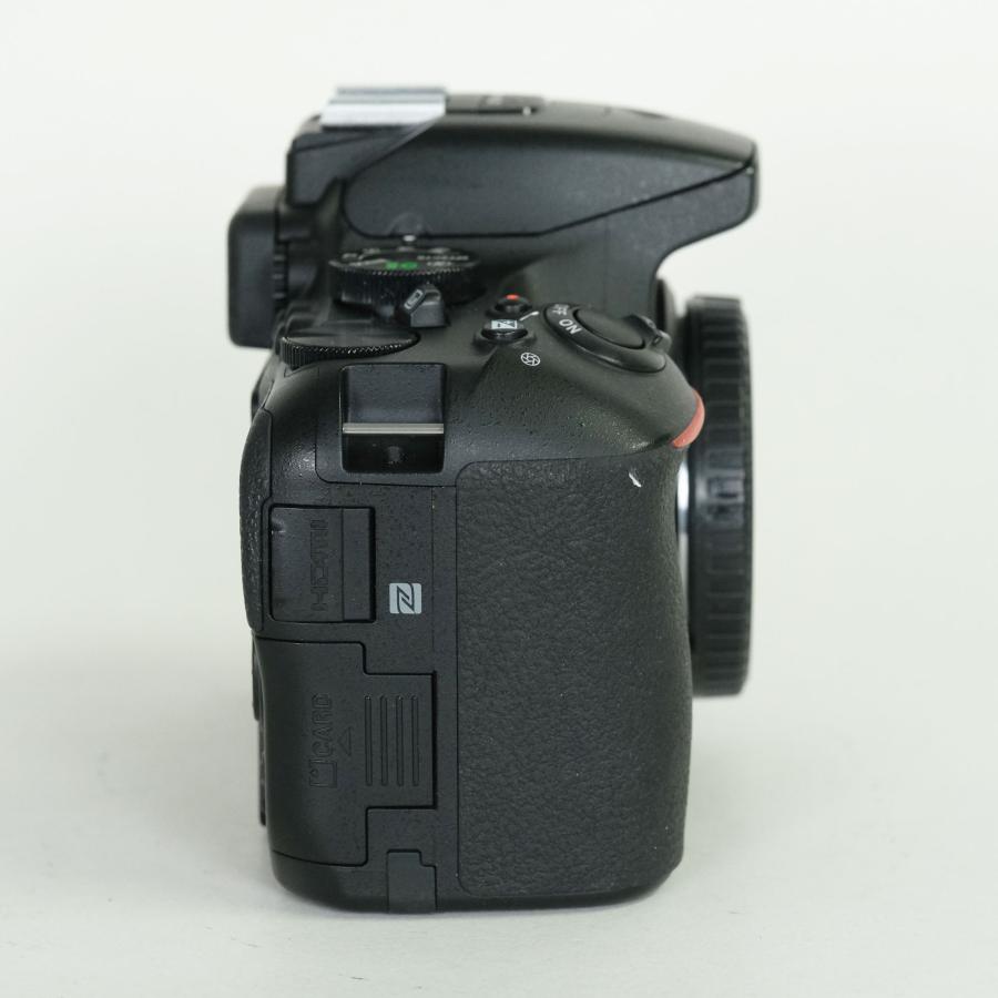 良品 | シャッター数13,730回] Nikon D5600 [ボディ] Fマウント