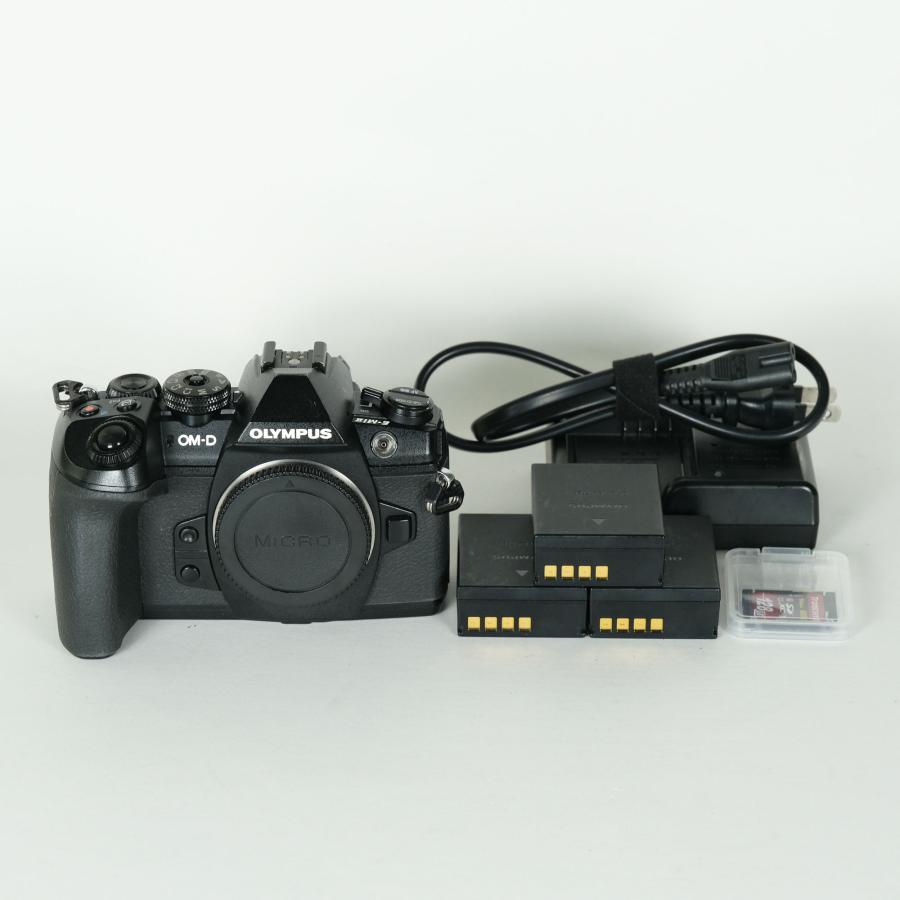 オリンパス OM-D E-M1 Mark II 美品 バッテリー3本とSD32G 並品 | シャッター数32,684回｜バッテリー3個・SDカード付] OLYMPUS OM