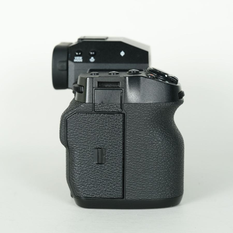 良品 | シャッター数23,580回] FUJIFILM X-H2 [ボディ] Xマウント