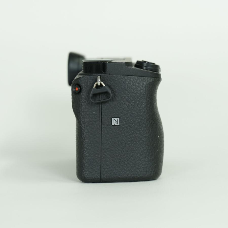 美品 | シャッター数6,908回] SONY α6400（ILCE-6400） [ボディ