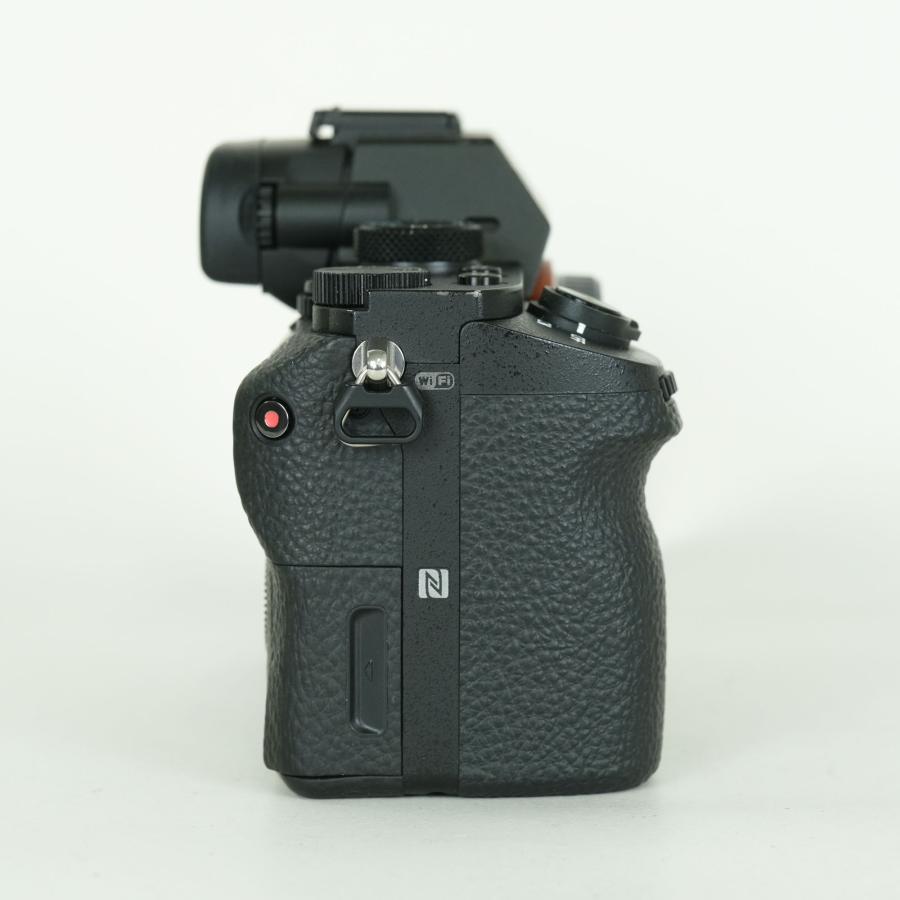 シャッター数 3759 SONY α7 ii ミラーレス一眼　ILCE-7M2 良品 | シャッター数2,833回] SONY α7 II（ILCE-7M2） [ボディ] E