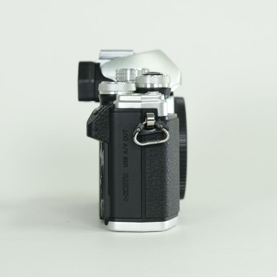 美品 | シャッター数9，030回] OLYMPUS OM-D E-M10 Mark II [ボディ