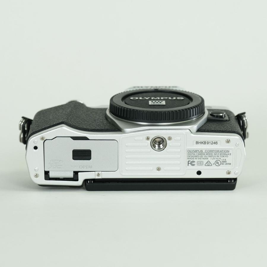 OLYMPUS　OM-D E-M10 markⅡボディ　シャッター727回 OLYMPUS OM-D E-M10 MarkⅢ】美品・シャッター数631回 【公式通販】