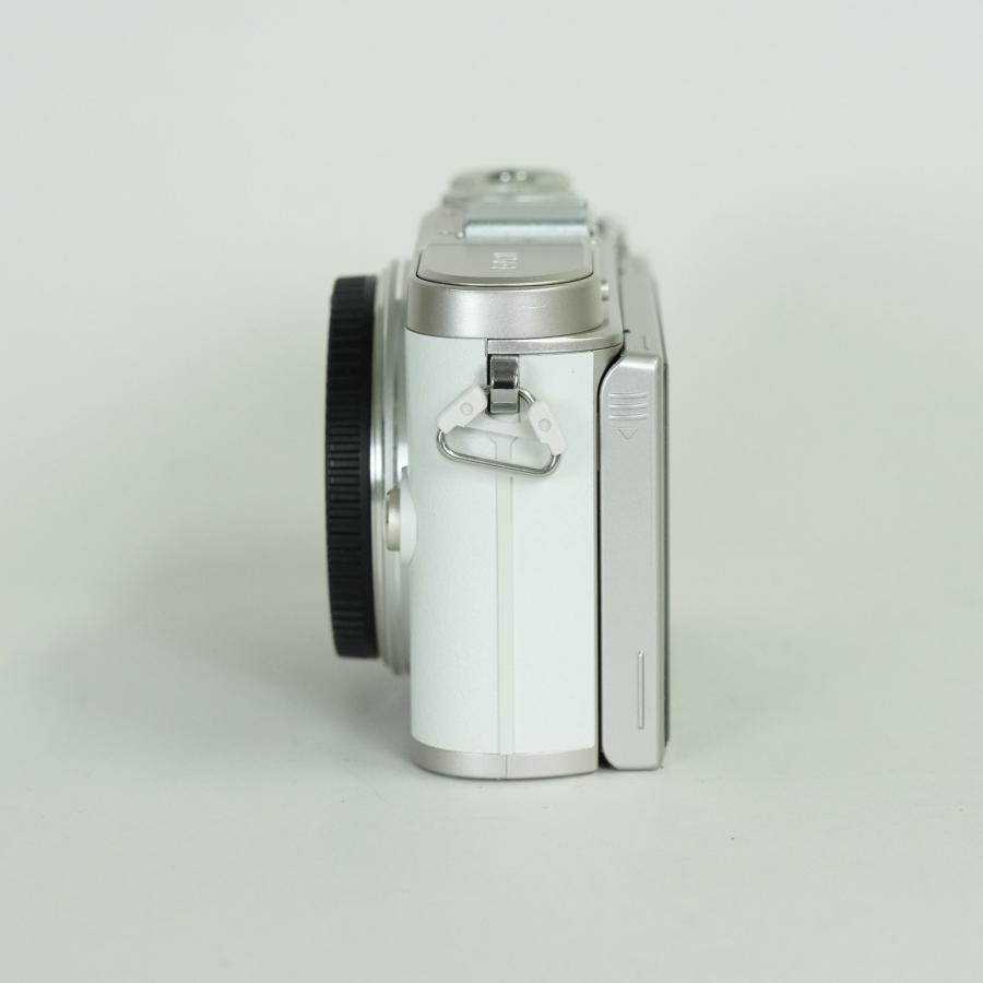α6000 標準レンズ付 美品 シャッター723回 SONY α6000] For those who
