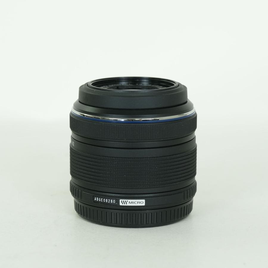 [美品] OLYMPUS M.ZUIKO DIGITAL 14-42mm F3.5-5.6IIR ブラック | マイクロフォーサーズマウント OLYMPUS M.ZUIKO DIGITAL ED 14-42mm F3.5-5.6 EZ ブラックの出品 | ONE