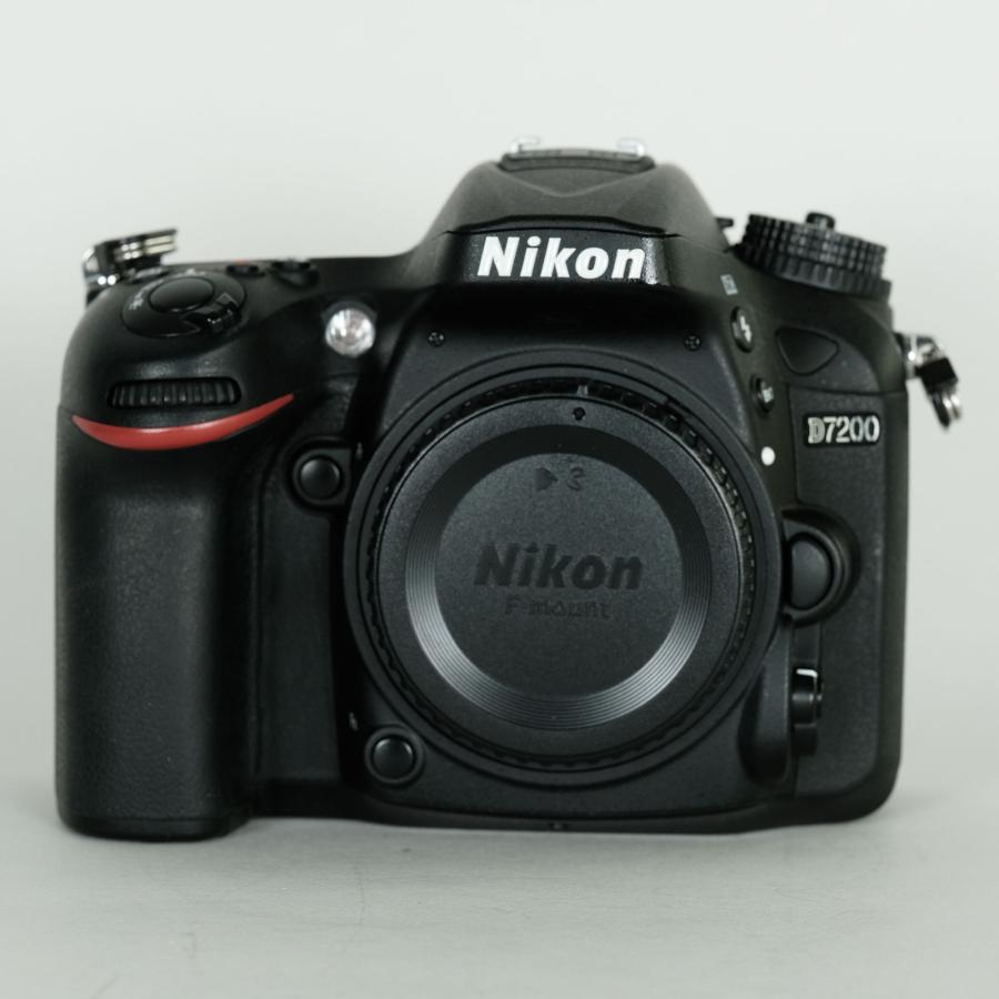 Nikon D7200 デジタル一眼レフ バッテリーグリップ付き 良品｜バッテリーグリップ・バッテリー4個付] Nikon D7200 / ニコンF