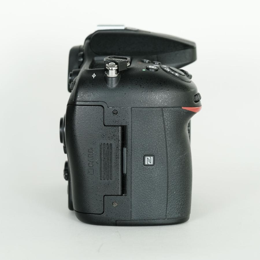 良品｜バッテリーグリップ・バッテリー4個付] Nikon D7200 / ニコンF