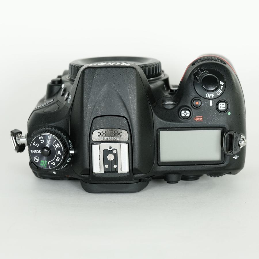 Nikon D7200 デジタル一眼レフ バッテリーグリップ付き 良品｜バッテリーグリップ・バッテリー4個付] Nikon D7200 / ニコンF