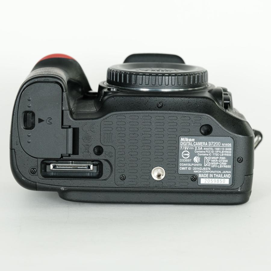 良品｜バッテリーグリップ・バッテリー4個付] Nikon D7200 / ニコンF