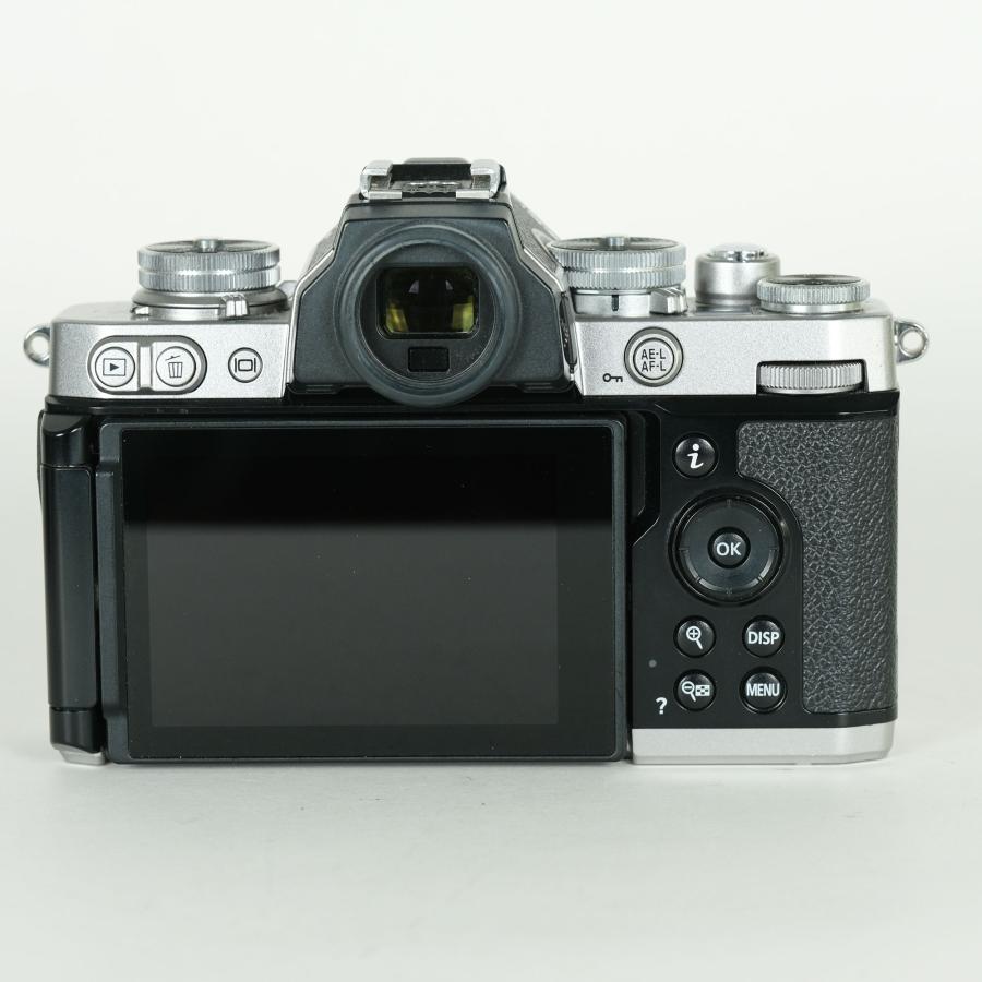 美品 | シャッター数3,425回] Nikon Z fc [ボディ シルバー] Zマウント