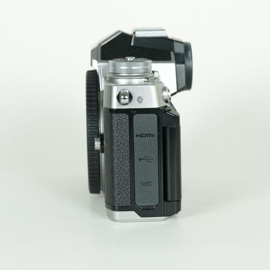 美品 | シャッター数3,425回] Nikon Z fc [ボディ シルバー] Zマウント