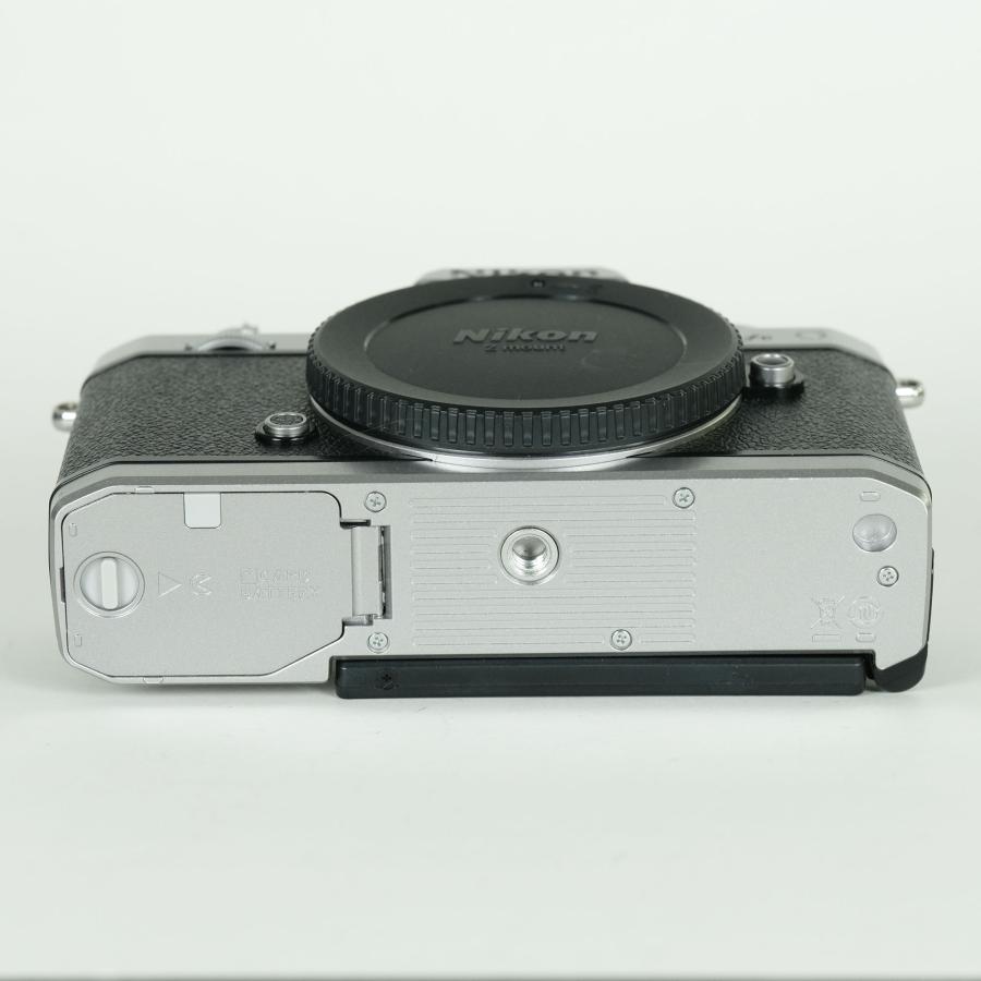美品 | シャッター数3,425回] Nikon Z fc [ボディ シルバー] Zマウント