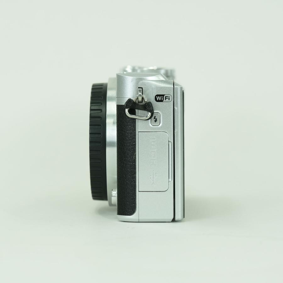 良品 | シャッター数4,730回] Nikon Nikon1 J5 ボディ シルバー