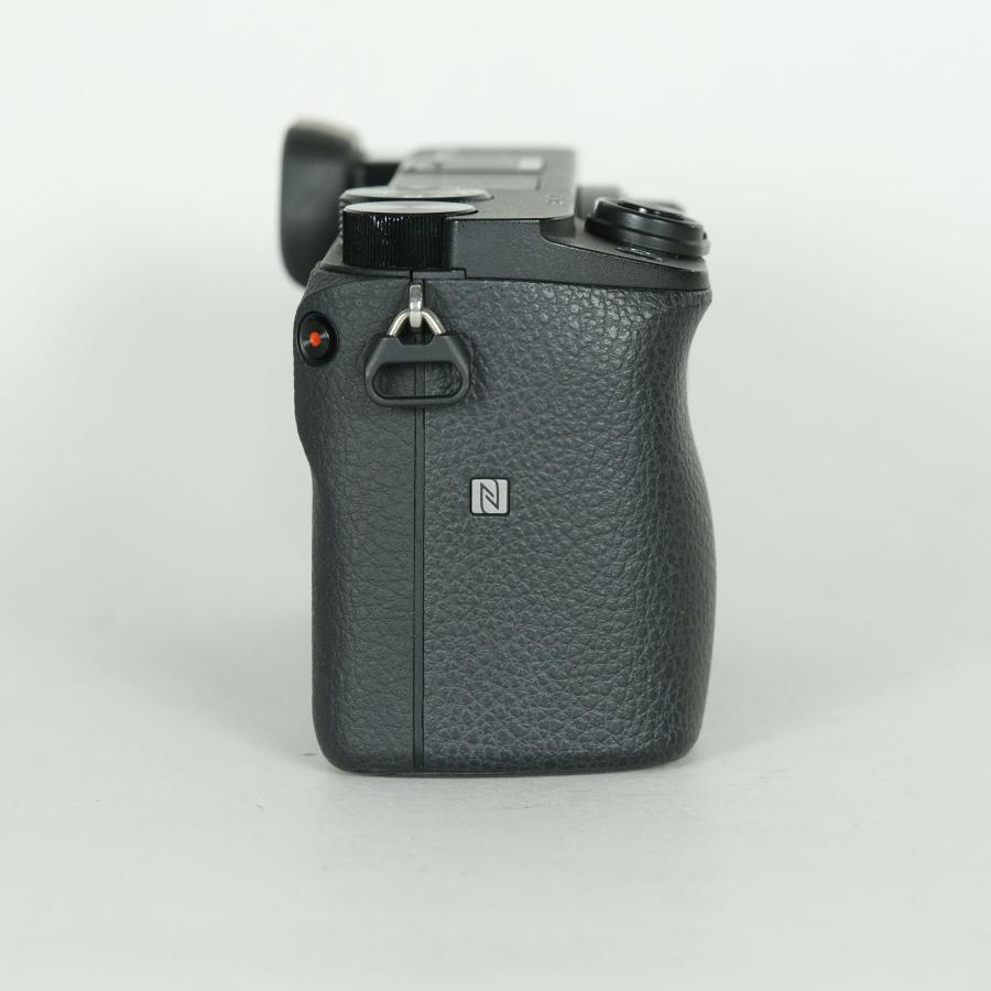 良品 | シャッター数7,905回] SONY α6300（ILCE-6300） Eマウント