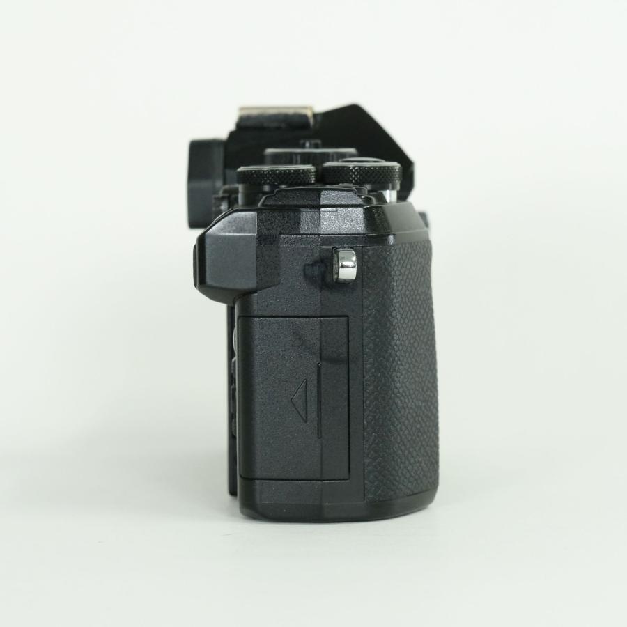並品] OM SYSTEM OM-5 [ボディ ブラック] | マイクロフォーサーズ