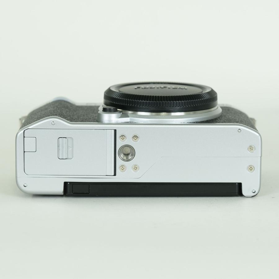 良品 | シャッター数3,760回｜レザーケース付] FUJIFILM X-M5 [ボディ