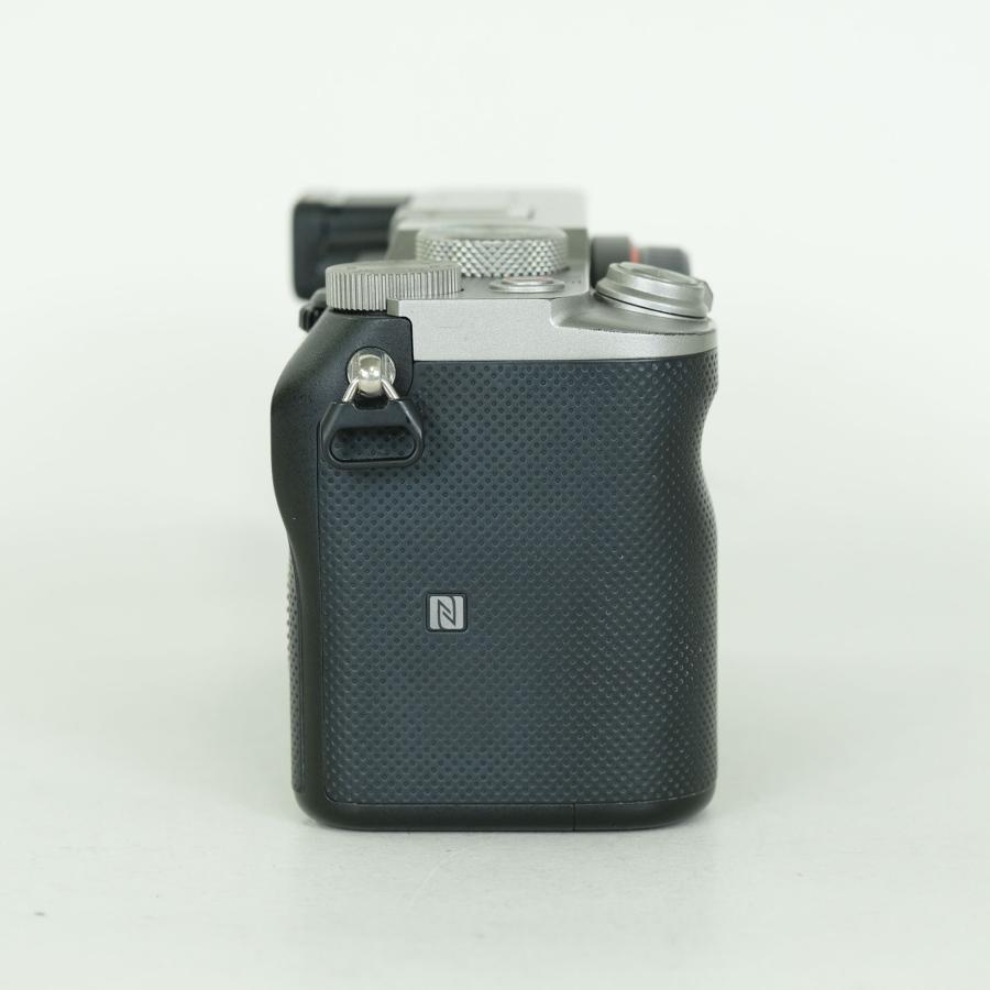 良品 | シャッター数9，429回] SONY α7C（ILCE-7C） [ボディ シルバー
