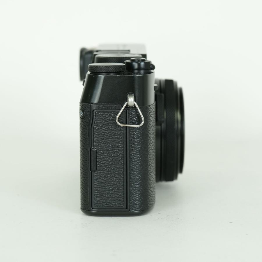 良品 | シャッター数8,300回｜別売り付属品多数付] FUJIFILM X100V