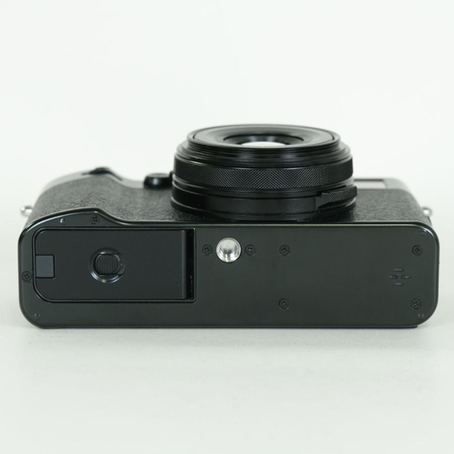 美品 | シャッター数2,000回] FUJIFILM X100VI [ブラック] コンパクト