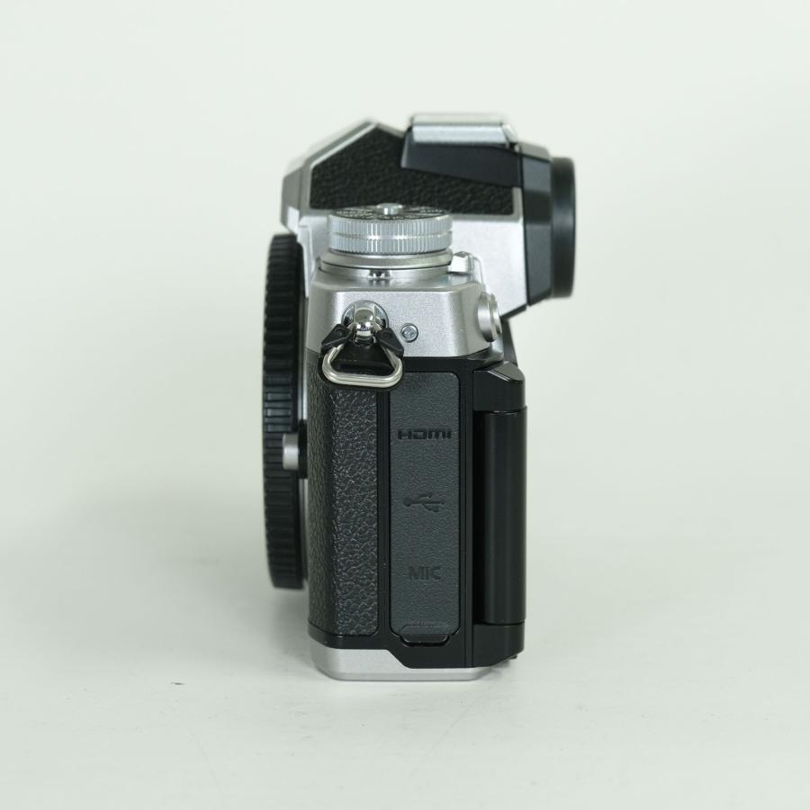 [美品 | シャッター数2，984回｜L型グリップ付] Nikon Z fc [ボディ シルバー] | Nikon Zマウント_4