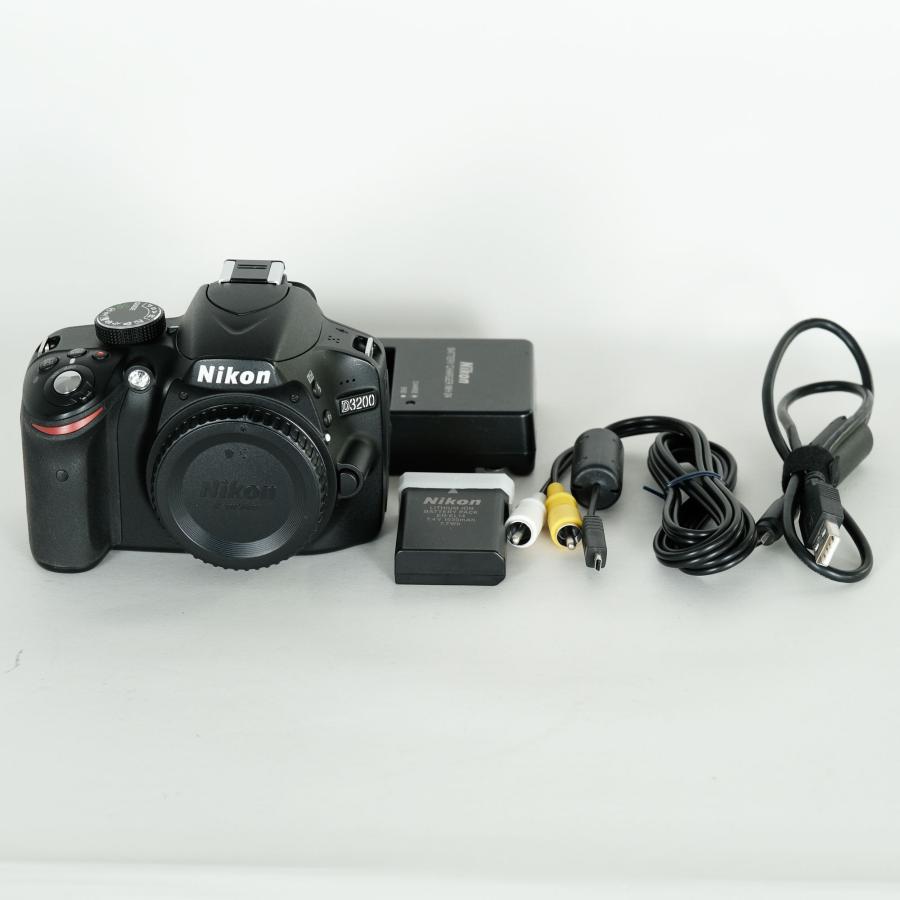 【極美品】Nikon D3200　ショット数432回 美品｜シャッター数6,956回] Nikon D3200ボディ ブラック / ニコンF