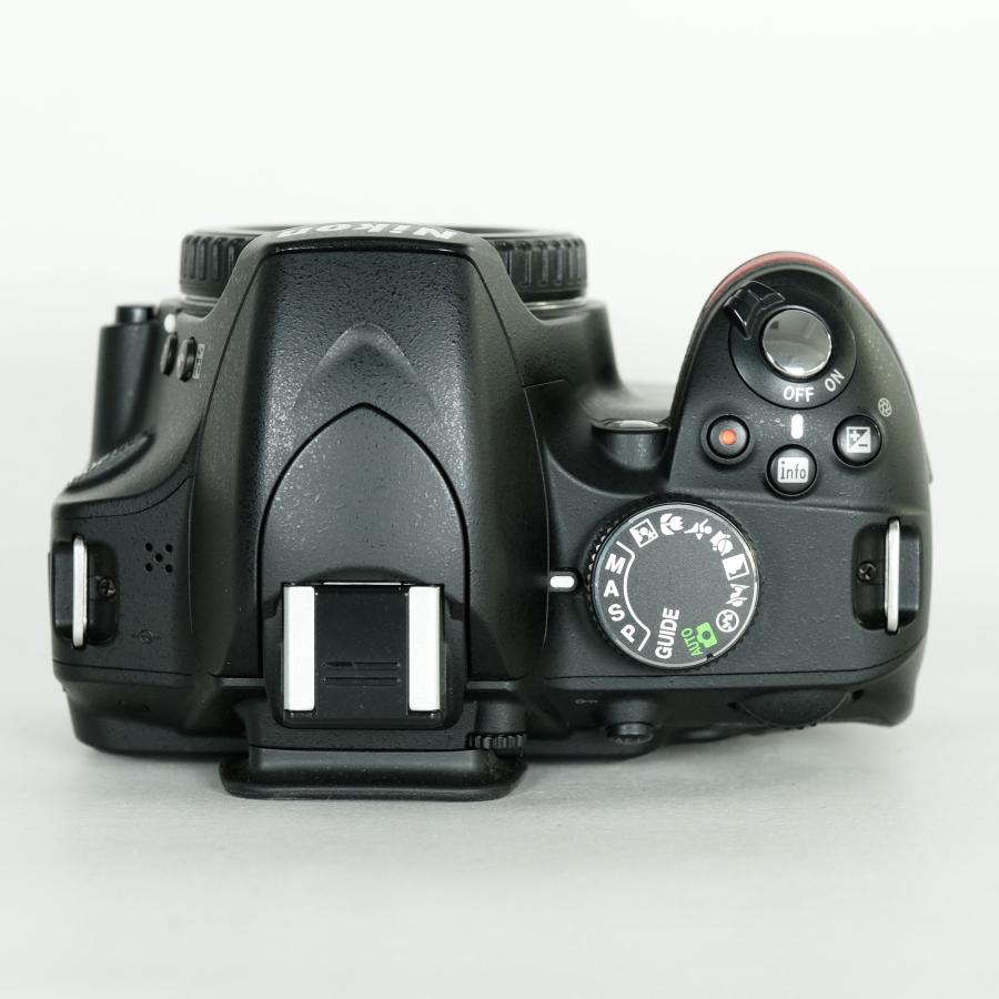 美品｜シャッター数6,956回] Nikon D3200ボディ ブラック / ニコンF