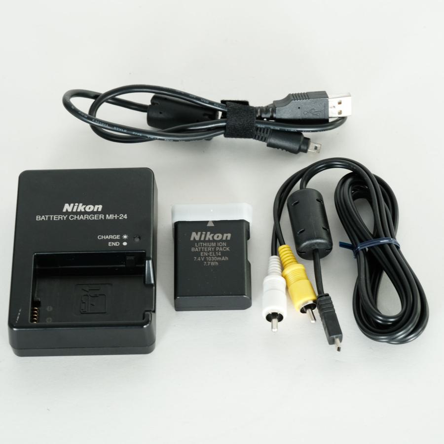 美品｜シャッター数6,956回] Nikon D3200ボディ ブラック / ニコンF