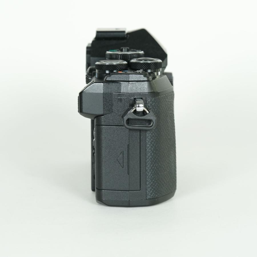 美品 | シャッター数13,588回] OLYMPUS OM-D E-M5 Mark III [ボディ