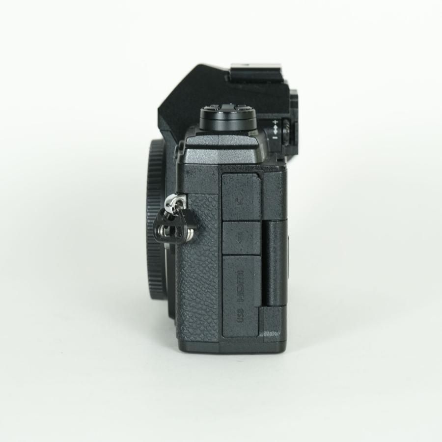 美品 | シャッター数13,588回] OLYMPUS OM-D E-M5 Mark III [ボディ