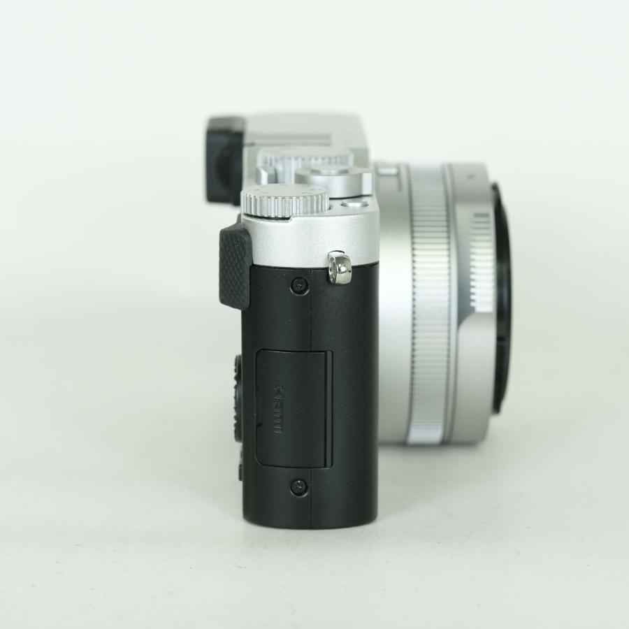 Leica D-LUX 7 コンパクトデジタルカメラ　美品 Leica D-Lux 7 Compact Digital Camera in Silver