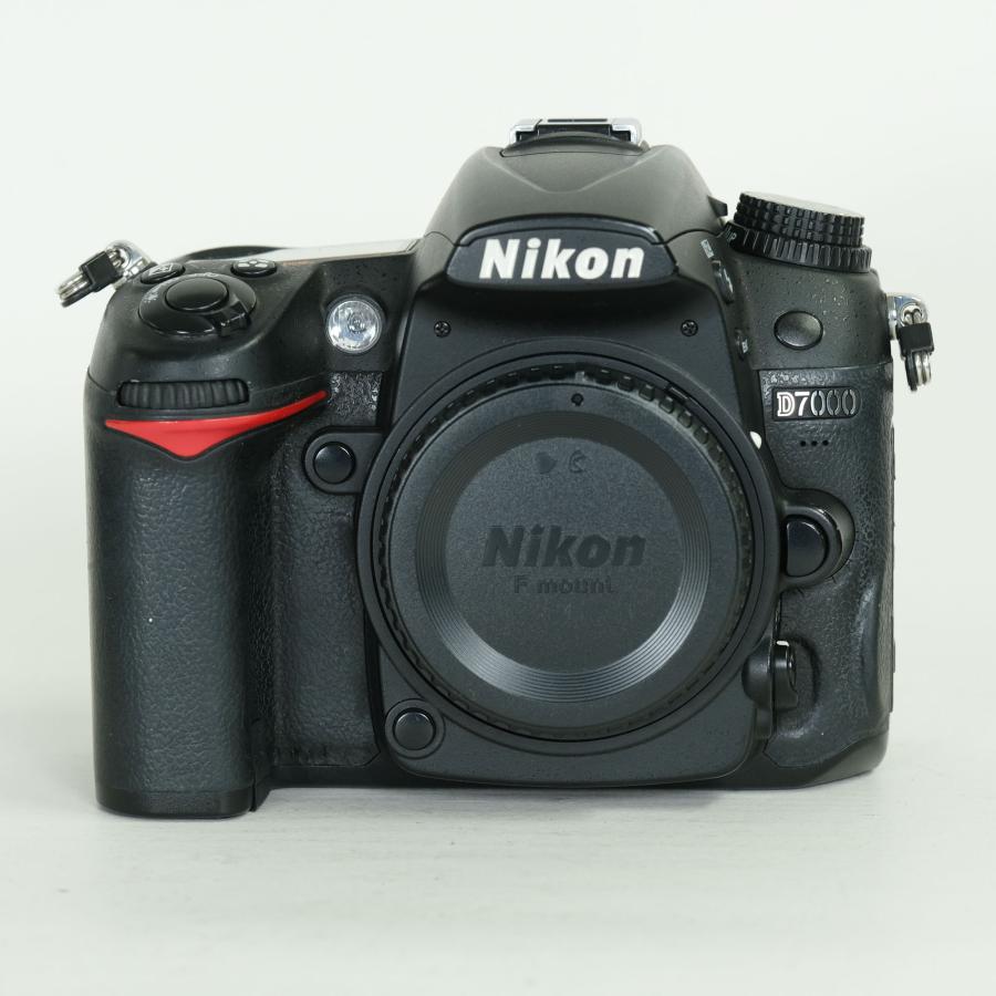 Nikon D700 シャッター数10,754回バッテリー付き 良品 | シャッター数71,340回｜バッテリー2個付] Nikon D7000 F