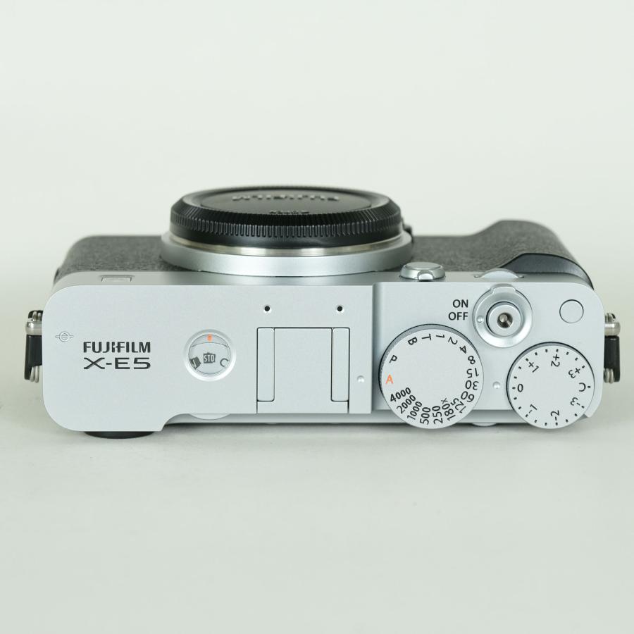新品同様 | シャッター数270回] FUJIFILM X-E5 [ボディ シルバー] X