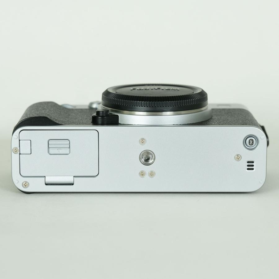 新品同様 | シャッター数270回] FUJIFILM X-E5 [ボディ シルバー] X