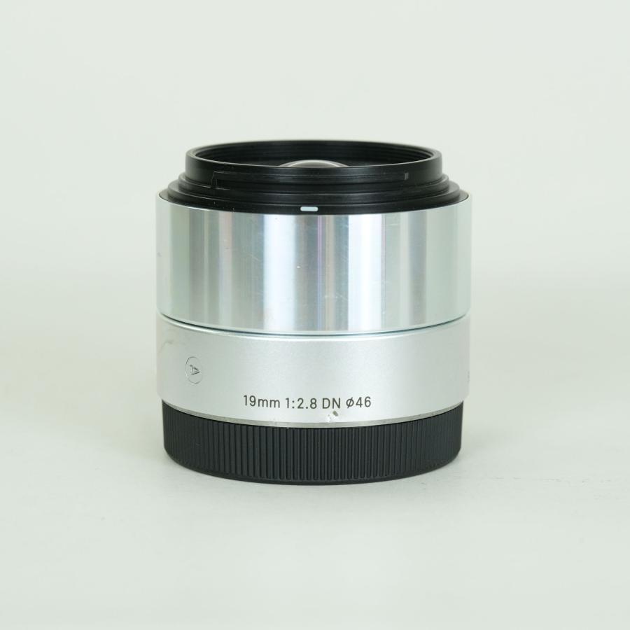 良品 | フィルター付] SIGMA A 19mm F2.8 DN (ソニーE用) シルバー