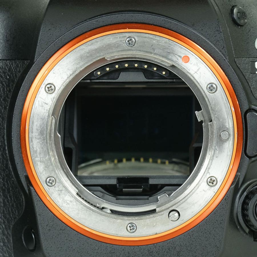 SONY α99II ILCA-99M2 バッテリー2個 シャッター6828回 良品 | シャッター数268,723回｜バッテリー2個付] SONY α99II（ILCA