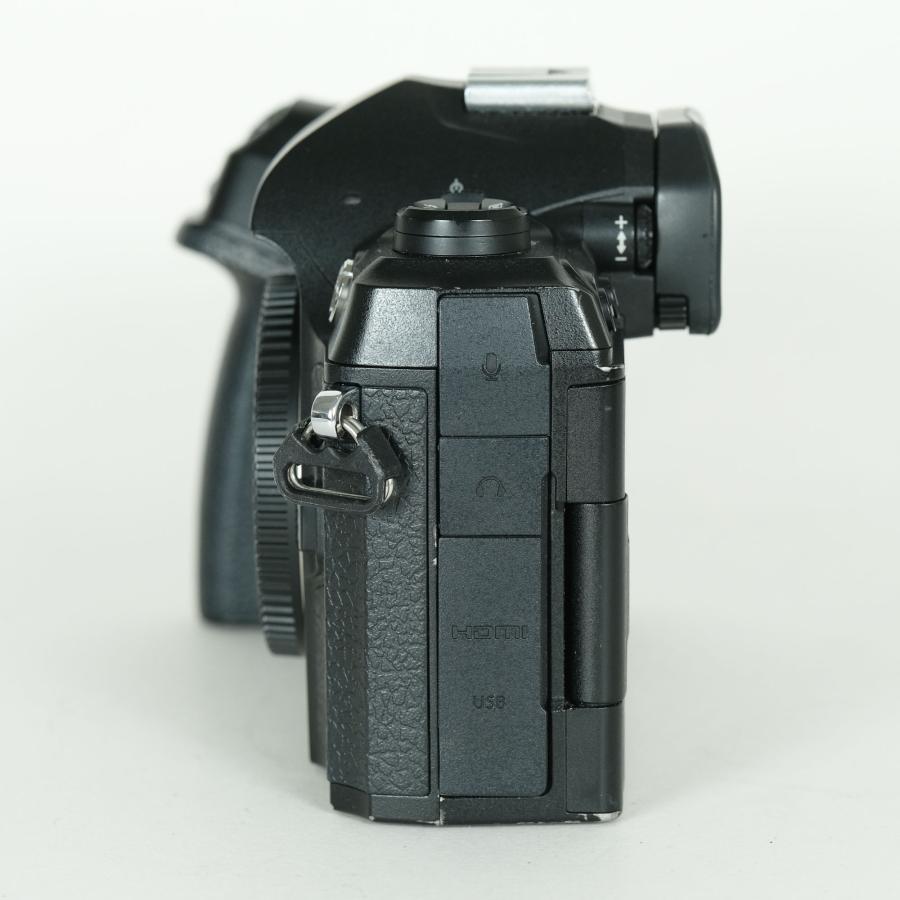 良品 | シャッター数695回] OM SYSTEM OM-1 [ボディ] マイクロフォー