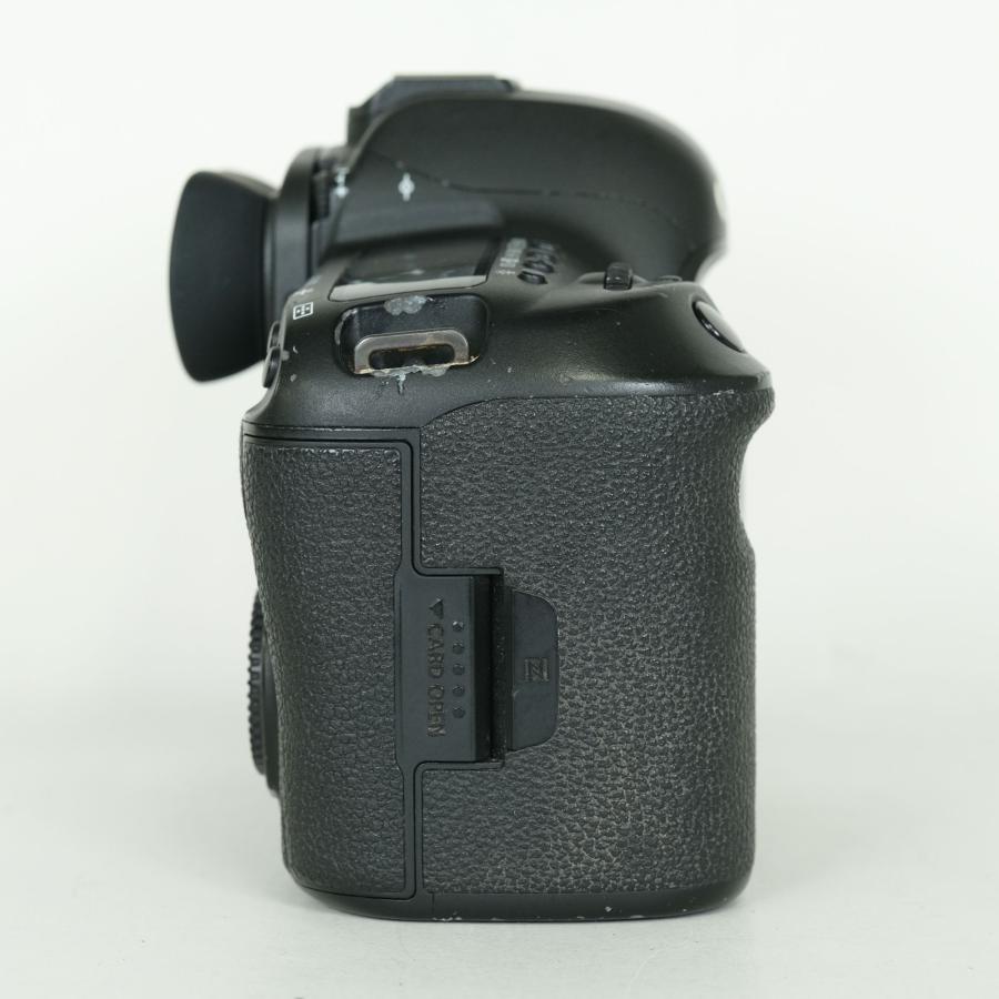 Canon EOS 5D Mark IV 本体 バッテリー2個付き ボディ 並品 | バッテリー2個付] Canon EOS 5D Mark IV [ボディ] EFマウント