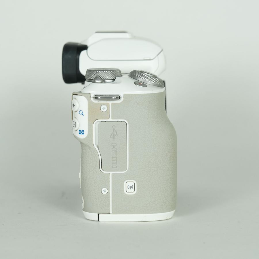 良品] Canon EOS Kiss M2 [ボディ ホワイト] | EF-Mマウント