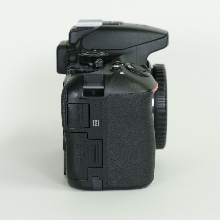 美品 | シャッター数20,072回] Nikon D5600 [ボディ] Fマウント