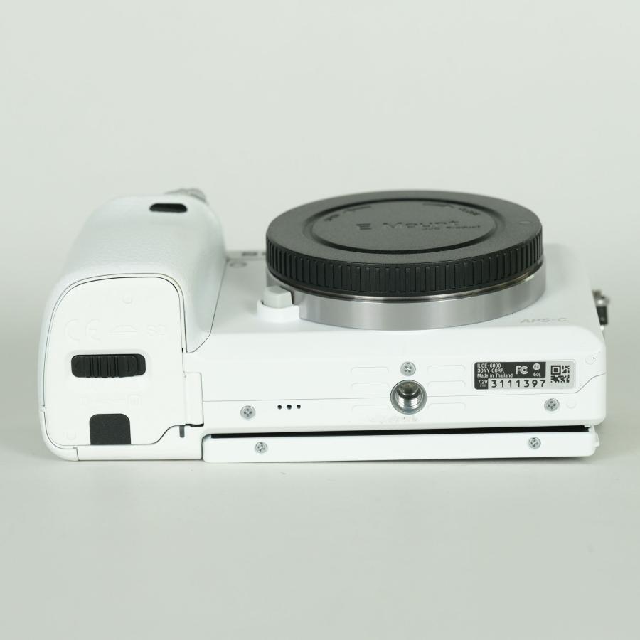 良品 | バッテリー3個・ケース付] SONY α6000（ILCE-6000） [ボディ