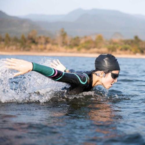 Shokz(AfterShokz)(ショックス(アフターショックス)) OPENSWIM PRO グレー 骨伝導イヤホン Bluetooth 5.4 防水・ MP3 SKZ-EP-000028の画像