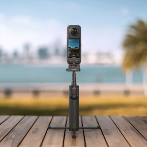 Insta360 折りたたみ式内蔵三脚付き自撮り棒リモコンキット 1/4インチ