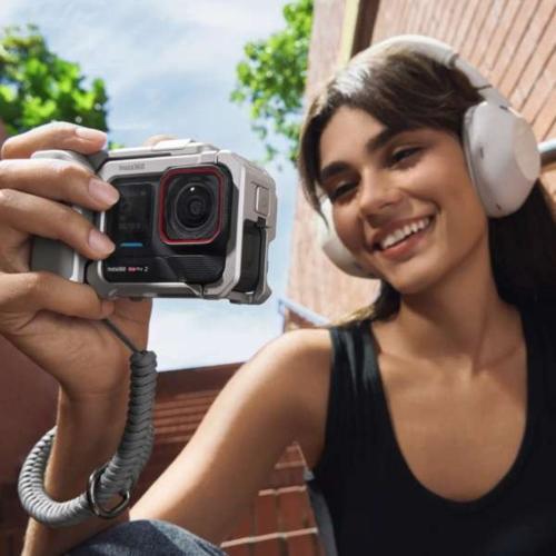 Insta360 Insta360 Ace Pro2 ミッドナイトブラック グリップ:ムーンライトシルバー ストリート撮影キット デュアルバッテリー CINSBBGA-ACEPRO246_1