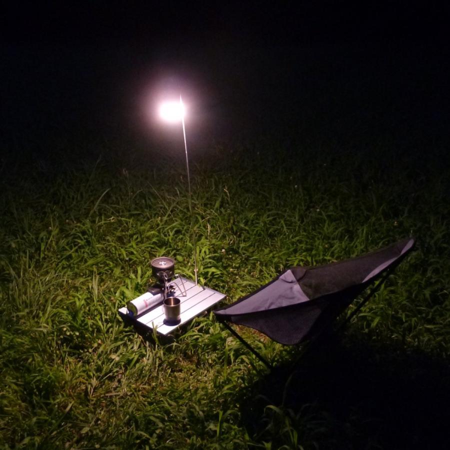 世界最軽量級 100gのランタンスタンド アルミロールテーブルの中に収納