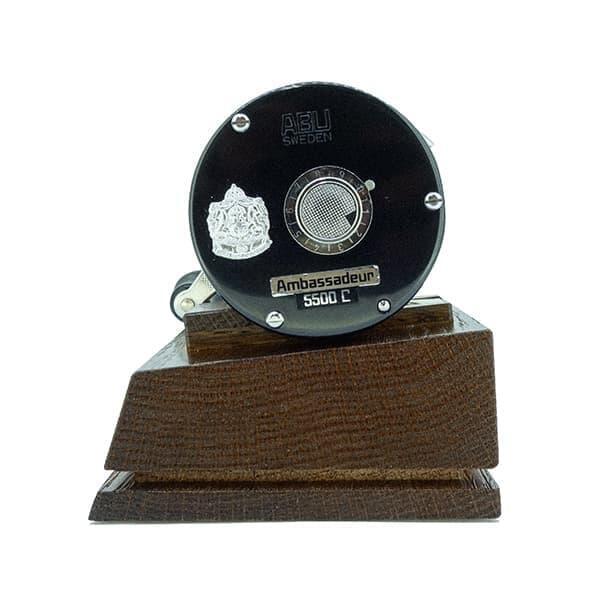 アブガルシア 1640840 ウッド ディスプレイ 右ハンドル用 (ダークブラウン)AbuGarcia 展示用ウッドディスプレイ[1640840ABU] 返品種別A Abu Garcia（アブガルシア） アブ ウッドディスプレイ クラシック